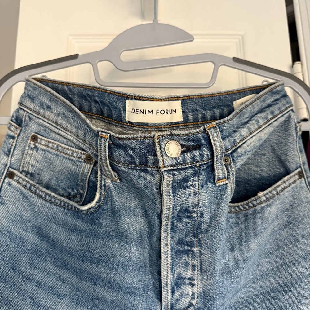 Aritzia Denim Forum Yoko High-Rise Slim Medium Light Blue Straight Jeans Size 28 - Picture 4 of 5
